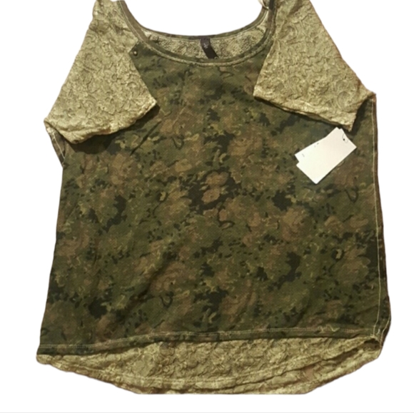 Jessica Simpson - Picture 2 of 3